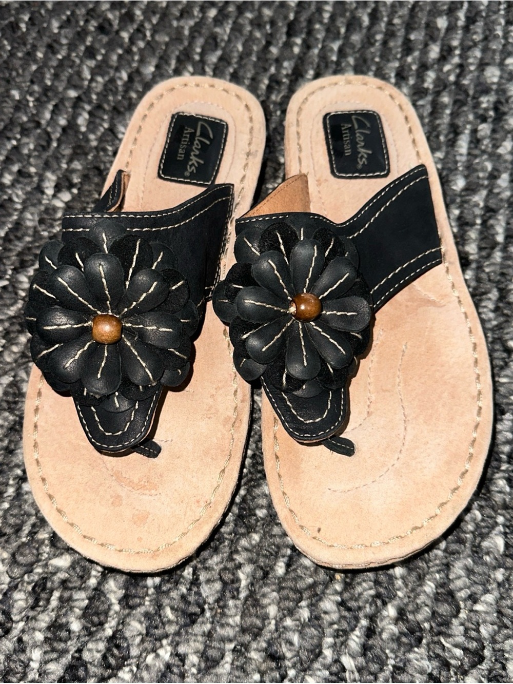 Clarks Black Floral Leather Toe-Ring Sandals